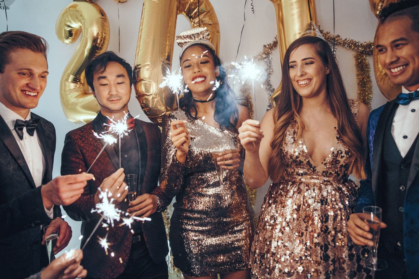 D’autres invités de la soirée, cierges magiques à la main